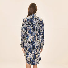 Load image into Gallery viewer, Model Back: Uv Line Chemise Shirtdress Ipanema Coqueiros Marinho Upf50+
