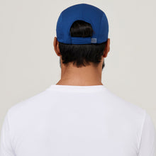 Load image into Gallery viewer, Model Back: Uv Line Casquette Cap Athletic Dry 2021 Masc Nav Yblue Upf50+

