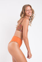 Load image into Gallery viewer, Image 10: Rio De Sol Bas Bottom Bouquet Hotpants

