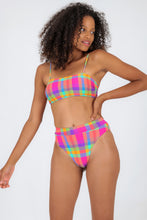 Load image into Gallery viewer, Model Front: Rio De Sol Ensemble Set Tulip-Garden Bandeau-Reto Hotpant-Cos
