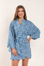 Load image into Gallery viewer, Image 04: Rio De Sol Robe De Plage Chuva Kimono
