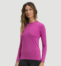 Load image into Gallery viewer, Model Front: Uv Line T-Shirt Longsleeve Uvpro Fem Pink Upf50+
