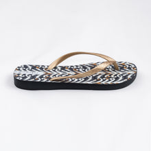 Load image into Gallery viewer, Image 03: Rio De Sol Tongs Ikat Slim
