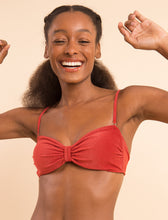 Load image into Gallery viewer, Image 08: Rio De Sol Haut Top Malibu-Chili Bandeau-Duo
