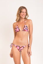 Load image into Gallery viewer, Model Front: Rio De Sol Ensemble Set Amore-Pink Tri-Inv Lacinho
