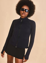 Load image into Gallery viewer, Image 03: Uv Line T-Shirt Jacket Fem New Fit Black Upf50+
