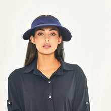 Load image into Gallery viewer, Model Front: Uv Line Visière Grecia Navy Fit Upf50+
