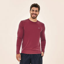 Load image into Gallery viewer, Model Front: Uv Line T-Shirt Longsleeve Uvpro Masc Vermelho Queimado Upf50+

