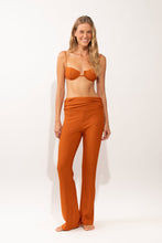 Load image into Gallery viewer, Model Front: Rio De Sol Pantalon De Plage Ferrugo Murana Pants
