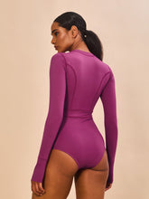 Load image into Gallery viewer, Model Back: Uv Line Une Pièce Swimsuit Macae Magenta Upf50+
