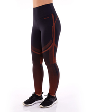Load image into Gallery viewer, Model Front: Alto Giro Fitness Bas Legging Bodytex Ii Com Degrade Preto
