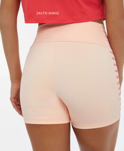 Load image into Gallery viewer, Model Back: Alto Giro Fitness Bas Bermuda Blackout Bio Listras Coral Relax
