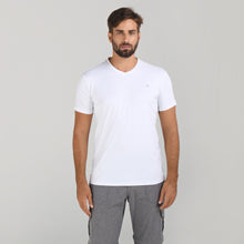 Load image into Gallery viewer, Model Front: Uv Line Fitness Haut Sport Fit Mas Branco Upf50+
