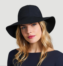 Load image into Gallery viewer, Model Front: Uv Line Chapeau Souple/Capeline San Remo Preto

