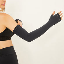 Load image into Gallery viewer, Image 06: Uv Line Gants Extra Long Gloves Uni Black Upf50+
