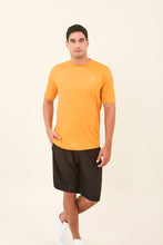 Load image into Gallery viewer, Model Front: Uv Line T-Shirt Pour Homme T-Shirt Uvpro Masc Orange Upf50+
