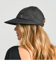 Load image into Gallery viewer, Model Back: Uv Line Casquette Visor Nice Fem Black Upf50+
