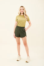 Load image into Gallery viewer, Short Race Verde Militar UPF50+
