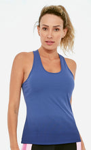 Load image into Gallery viewer, Model Front: Alto Giro Fitness Haut Regata Skin Fit Degrade Marinho
