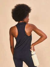 Load image into Gallery viewer, Model Back: Uv Line Fitness Haut Regata Sport Color Fem Preto Upf50+
