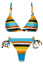 Load image into Gallery viewer, Product Front: Rio De Sol Ensemble Set Artsy Tri-Fixo Fio-Tie
