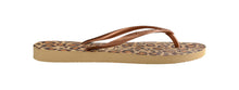 Load image into Gallery viewer, Model Back: Havaianas Tongs Slim Animals Beige
