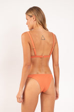 Load image into Gallery viewer, Model Back: Rio De Sol Haut Top Sand-Argila Alba
