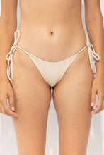 Load image into Gallery viewer, Gallery: Rio De Sol Bas Bottom Solar-Off Lacinho
