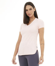 Load image into Gallery viewer, Image 02: Alto Giro Fitness Haut T-Shirt Skin Fit Alongada Gola V Rosa Respire
