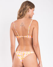 Load image into Gallery viewer, Image 06: Rio De Sol Ensemble Set Dreamy Bandeau-Crispy Cheeky-Crispy
