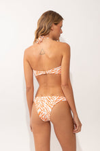 Load image into Gallery viewer, Model Back: Rio De Sol Ensemble Set Sahari Tayra Leblon
