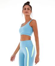 Load image into Gallery viewer, Image 02: Alto Giro Fitness Haut Top Blackout Costas Regata Azul Waters
