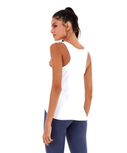 Load image into Gallery viewer, Model Back: Alto Giro Fitness Haut Regata Skin Fit Inspiracionais Branco Optico
