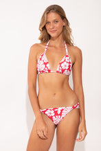Load image into Gallery viewer, Model Front: Wednesday In Hawaii By Rio De Sol Haut Top Pua-Hibiscus Mel
