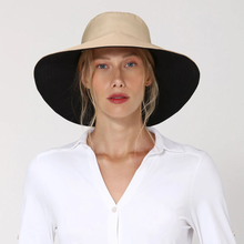 Load image into Gallery viewer, Model Front: Uv Line Chapeau Souple/Capeline San Diego Kaki/Preto
