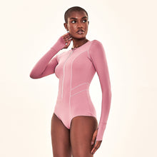 Load image into Gallery viewer, Image 02: Uv Line Une Pièce Swimsuit Macae Malva Upf50+
