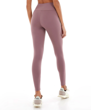 Load image into Gallery viewer, Model Back: Alto Giro Fitness Bas Legging Up C02 Termo Marrom Taupe
