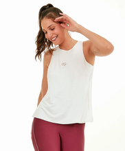 Load image into Gallery viewer, Model Front: Alto Giro Fitness Haut Ragata Radiosa Abertura Costas Off White
