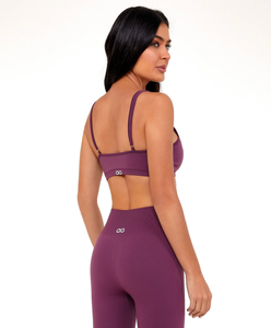 Model Back: Alto Giro Fitness Haut Top Sem Costura Essential Roxo Wine