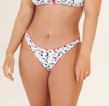 Load image into Gallery viewer, Bottom Lipstik Pink Victory Flirt
