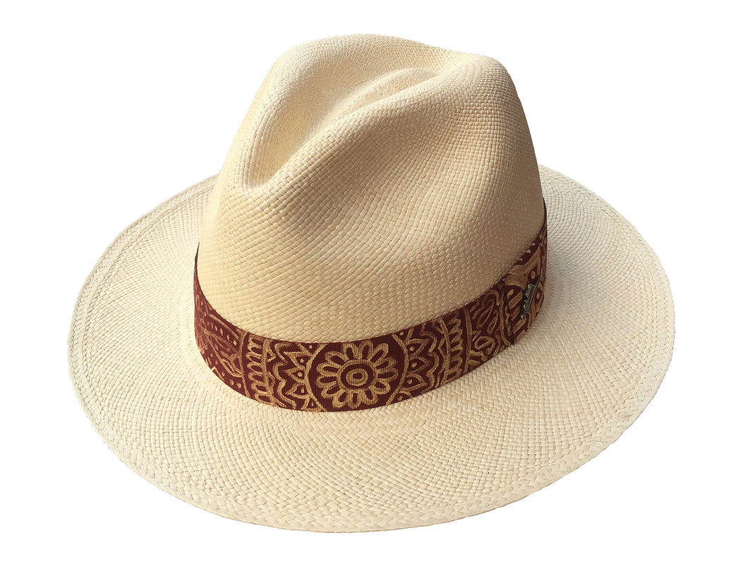 Model Front: De Punta En Blanco Chapeau Panama Classic Mandala Natural