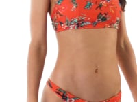 Load and play video in Gallery viewer, Video: Rio De Sol Haut Top Wildflowers Bra-Sport
