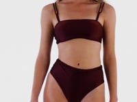 Load and play video in Gallery viewer, Video: Rio De Sol Ensemble Set Barolo Bandeau-Reto Hotpants
