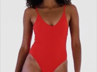 Load and play video in Gallery viewer, Video: Rio De Sol Une Pièce Rouge Hype
