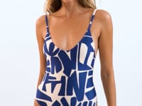 Load and play video in Gallery viewer, Video: Rio De Sol Une Pièce Pottery Hype
