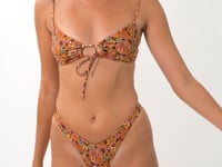 Load and play video in Gallery viewer, Video: Rio De Sol Haut Top Bouquet Mila
