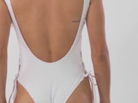Load and play video in Gallery viewer, Video: Rio De Sol Une Pièce Memphis-White Zoe
