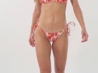 Load and play video in Gallery viewer, Video: Rio De Sol Bas Bottom Mirage Cheeky-Tie
