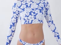 Load and play video in Gallery viewer, Video: Wednesday In Hawaii By Rio De Sol Haut Top Pua-Pacifica Reef
