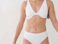 Load and play video in Gallery viewer, Video: Rio De Sol Haut Top Sand-White Chantal
